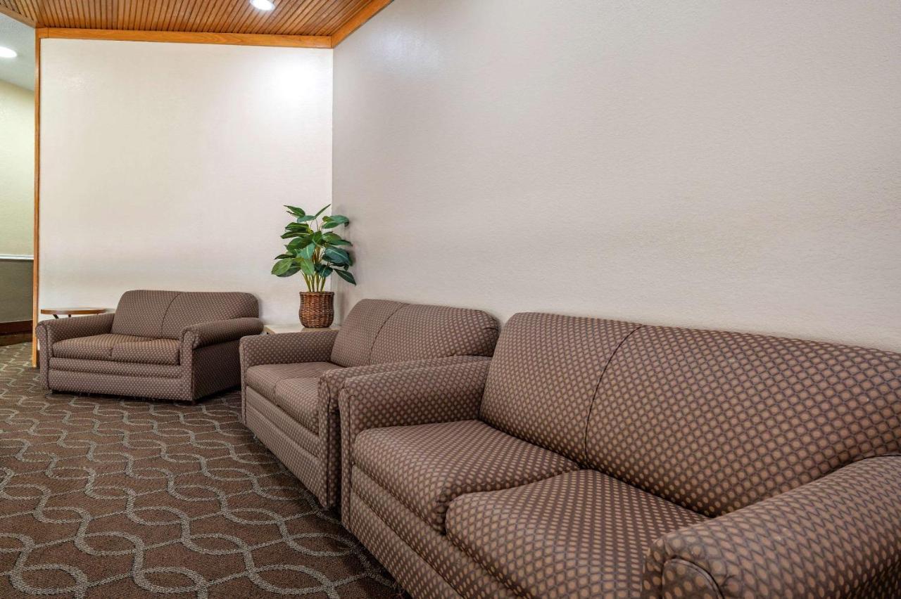 Econo Lodge Лафайет Екстериор снимка